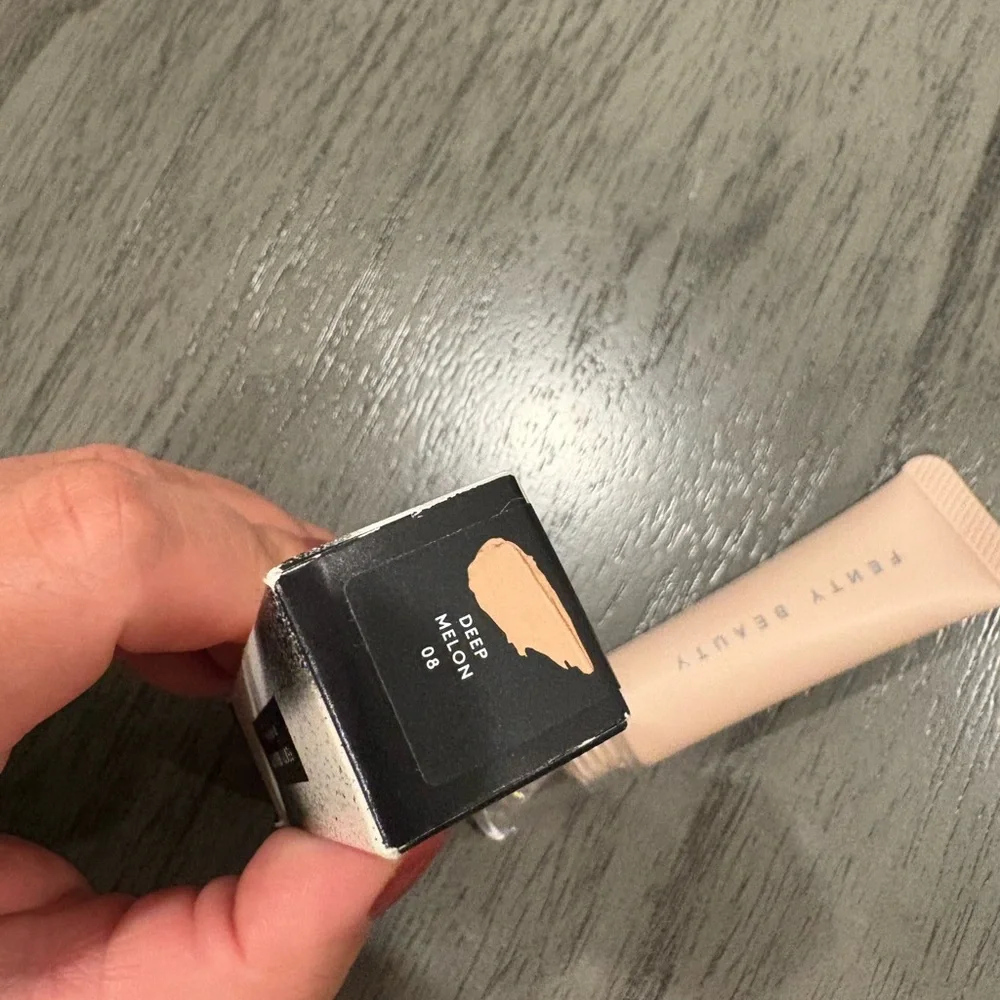 * New Fenty Beauty Bright Fix Eye Brightener 08 DEEP MELON
